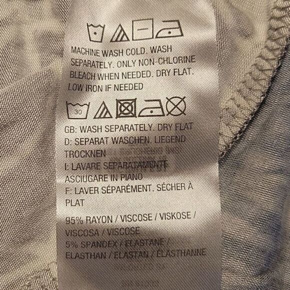 NWOT LOGO by Lori Goldstein Printed Knit Top with Contrast Hem Sz XXS - Picture 7 of 9